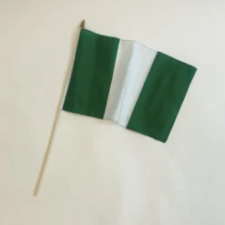 Nigeria Stofflag på Træpind, 30x45 cm
